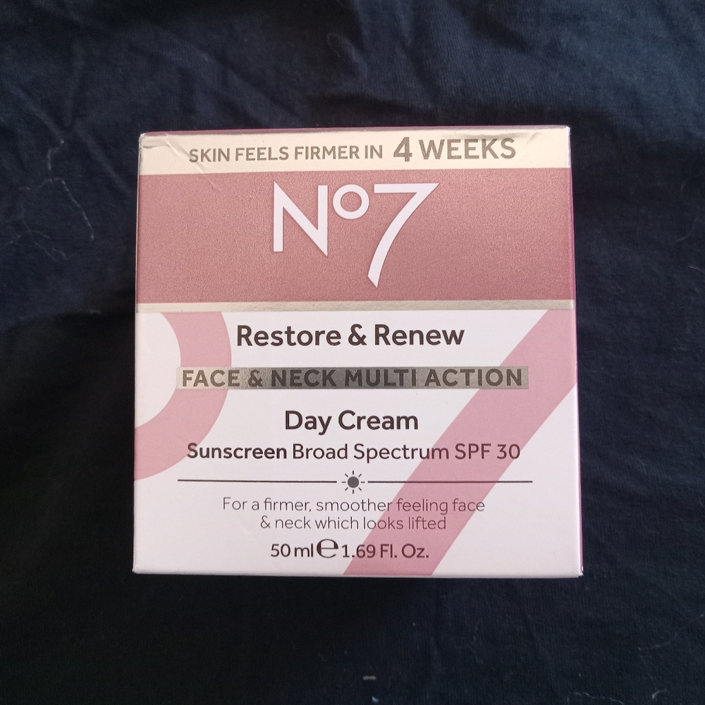 No 7 Restore & Renew Day Cream